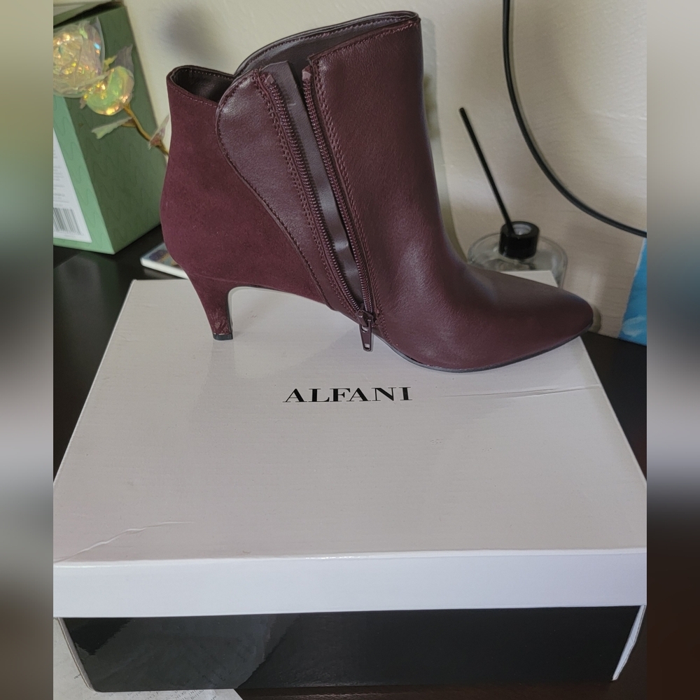 Alfani Harpper l Malbec Leather Dark Mauve 2.5" Heel Women Boots Size 7.5 M - Picture 6 of 12